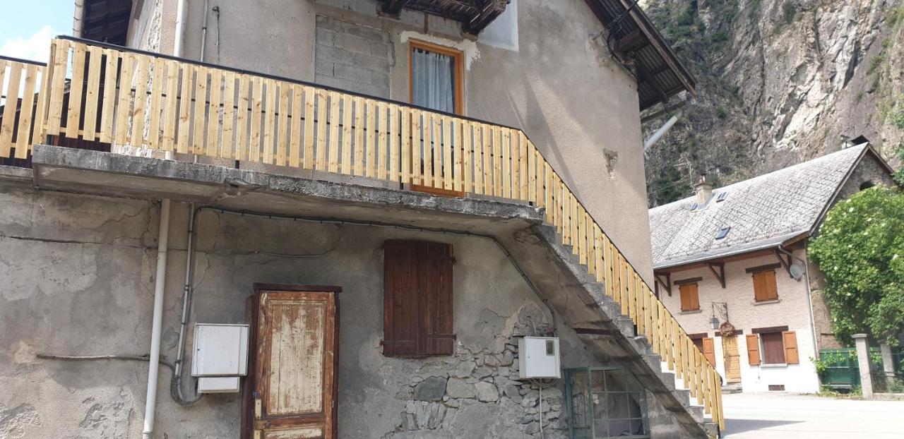 rue des teppaz les alberges Le Bourg-dʼOisans Kültér fotó